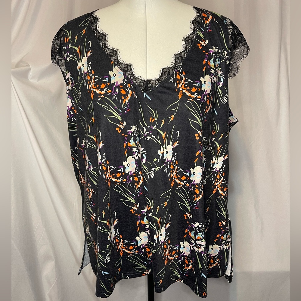 Black/multi-color cap sleeve with lace detail